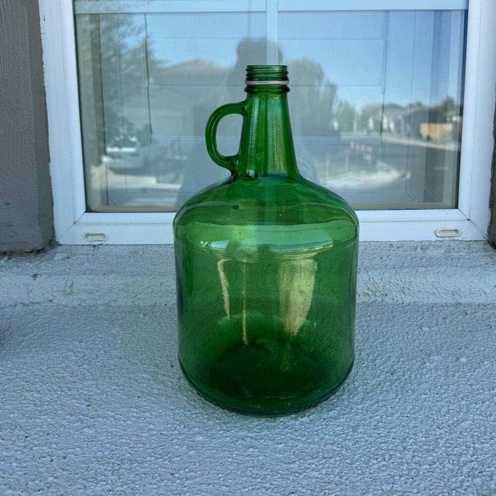 vintage green glass one-gallon jug with a small finger-loop handle 70s decor - Picture 3 of 6